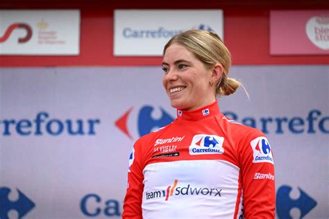 La Vuelta Femenina Vollering Beats Van Vleuten To Win