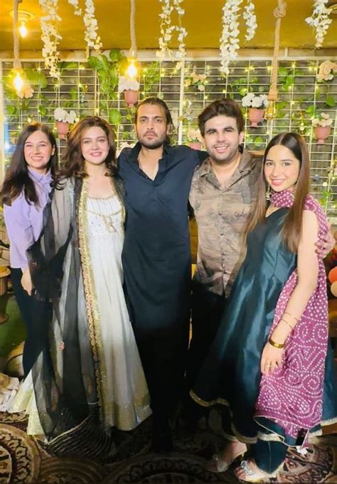 Zara Noor Abbas Asad Siddiqui Celebrate Daughter S Birth With Loved Ones