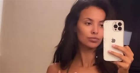 Love Island Maya Jama Shows Off Incredible Figure In Bikini As She Poses For Sexy Selfie Maya