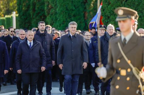 Na Misi U Vukovaru Izvi Dani Plenkovi I Jandrokovi Penava Dobio