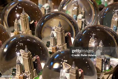 139 Nyc Snow Globe Stock Photos, High-Res Pictures, and Images - Getty ...