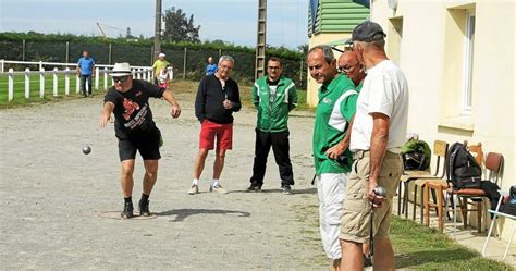 Plumelin Pétanque Treize équipes au dernier concours vétéran de la