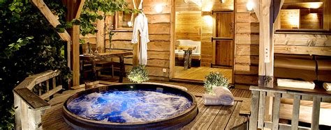 Cabane Avec Jacuzzi Ardeche Mailleraye Fr Jardin