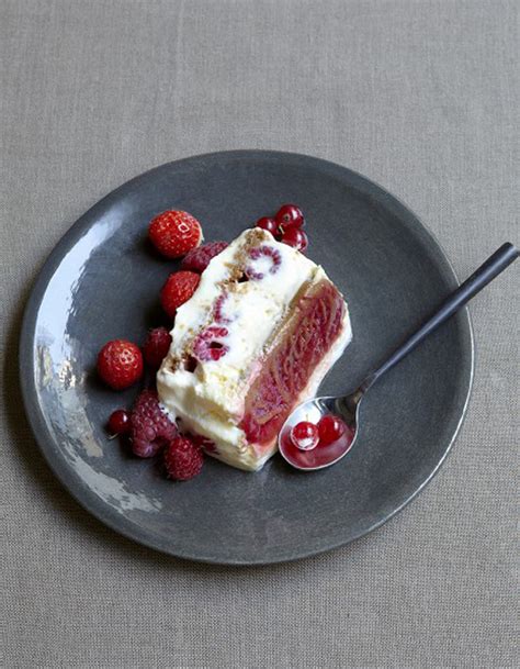 Tiramisu Aux Fruits Rouges Du Soleil Dans Nos Desserts Elle Table