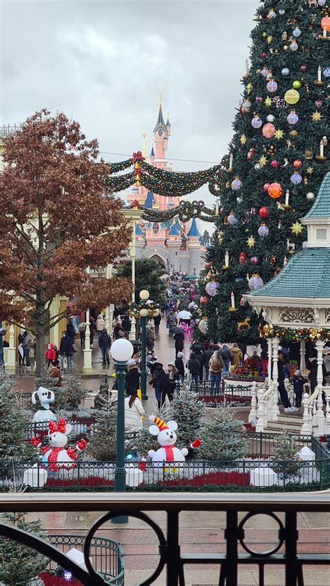 Disney At Christmas Disneyland Paris Christmas Christmas In Paris