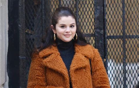 Selena Gomez Says Bipolar Diagnosis Didnt Scare But Helped Her