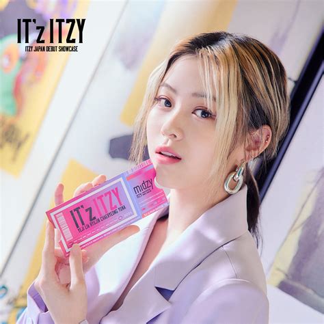 Itzy Japan Debut Showcase Goods Ryujin Photocard Teaser R Itzy