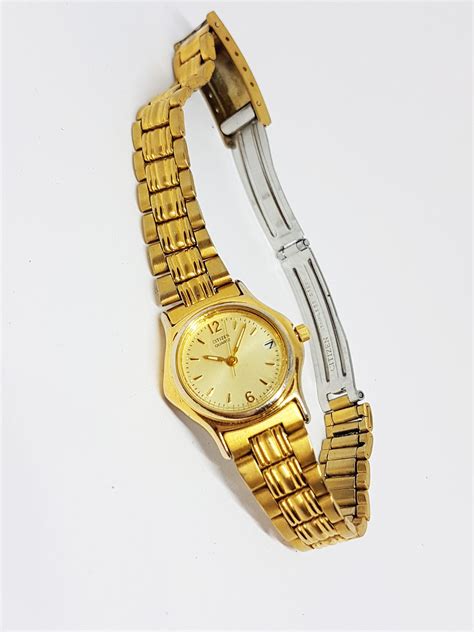 Vintage Ladies Citizen Watch Gold Quartz Citizen 6010 S42025 Watch