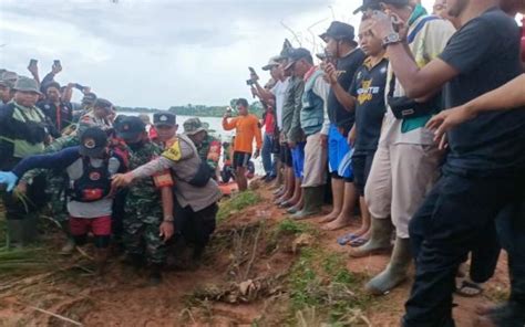 Nekat Terobos Banjir Karyawan Di Lampung Tewas Terseret Arus