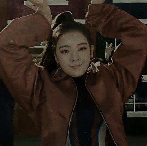 Itzy ↳ Icon ↳ Lia Choi Jisu Fandom Sul Coreano Coreana