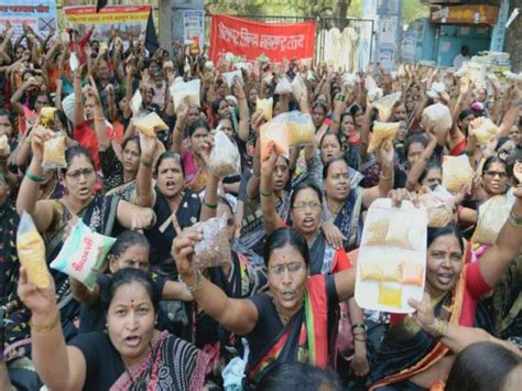 Solapur Anganwadi Workers On Strike Remain On Strike Till Various