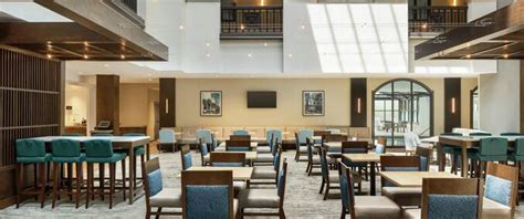 Hotel with Free Breakfast | Embassy Suites Alpharetta