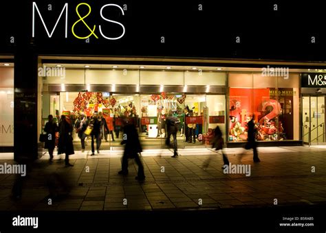 Marks & spencer oxford street hi-res stock photography and images - Alamy