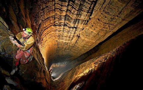 Conoce la cueva Veryovkina la más profunda del mundo Carlos Martin