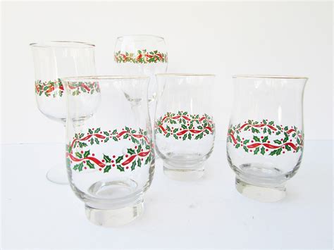 Vintage Christmas Holly Pattern Glasses Set Of 5 Mixed Etsy