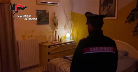 Sfruttamento Della Prostituzione Tre Arresti Nel Catanzarese