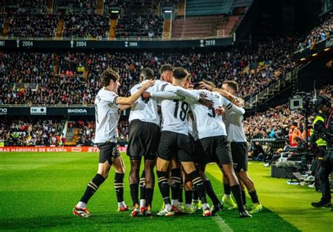 El Once Titular Posible Del Valencia Cf En Mestalla Ante El Real Betis