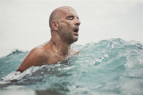 Nager en eau froide protègerait de la maladie d Alzheimer Top Santé