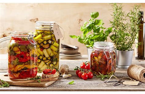 Apéro en bocaux Tomates confites courgettes feta et poivrons Des