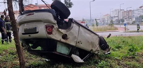 Deixa Carro Capotado E Foge Em Coimbra Not Cias De Coimbra