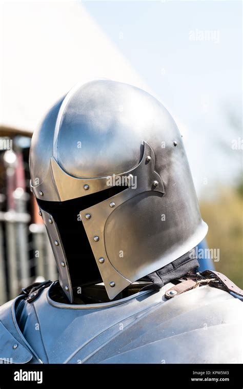 Armes Ritter Stockfotos Und Bilder Kaufen Alamy