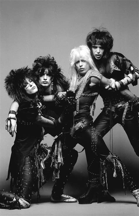 Mötley Crüe photographed by Neil Zlozower in 1984 Motley crue Hair