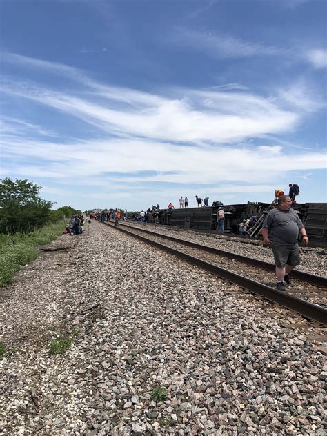 Amtrak train carrying 243 passengers derails in Missouri, multiple dead