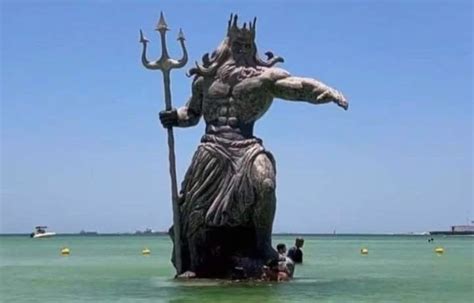 Nueva estatua del Dios Poseidón en Progreso POSTA Yucatán