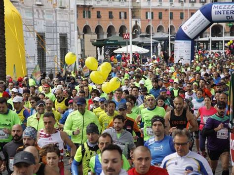 Torna La Mezza Maratona Di Genova Il Percorso Gli Orari E Le Due