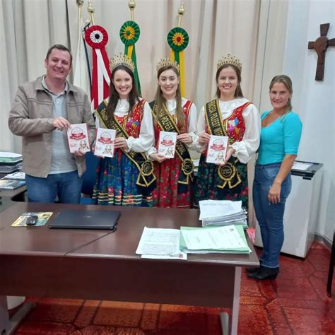 Soberanas Da Polfest Visitam Prefeito De Roque Gonzales Not Cias