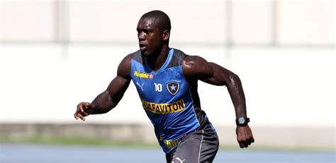 Seedorf Faz Treino F Sico E Deve Retornar Ao Botafogo Contra O Goi S