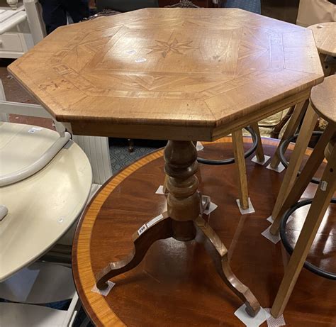 19TH CENTURY OCTAGONAL INLAID TABLE Southgate Auction Rooms