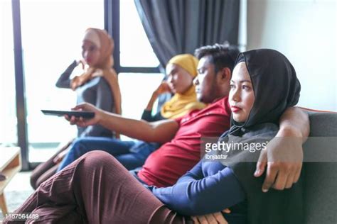 Polygamy Muslim Photos And Premium High Res Pictures Getty Images