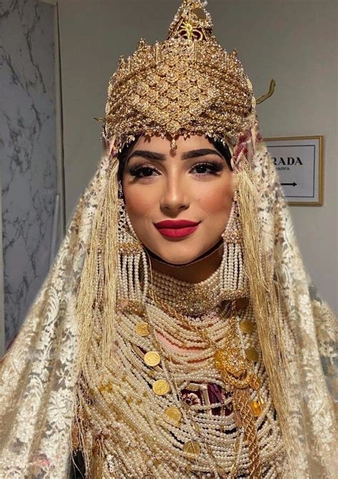 Algerian Bride In Traditional Chedda Of Tlemcen