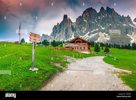 Alpine Chalet Hi Res Stock Photography And Images Alamy