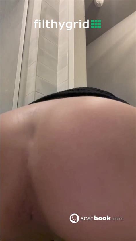 Latina gótica ThisVid