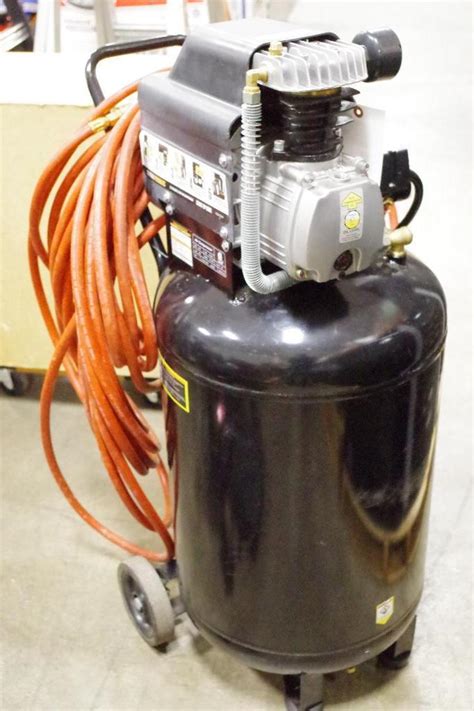 Central Pneumatic 21 Gallon 125 Psi Vertical Air Compressor Mn 67847