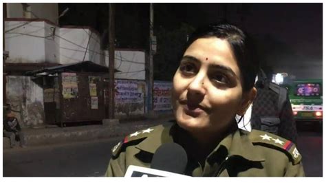 Policewoman On Duty Saves Man S Life After He Collapses On Road In Madhya Pradesh India News