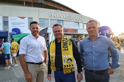 Znani na meczu Industria Kielce Orlen Wisła Płock w Hali Legionów