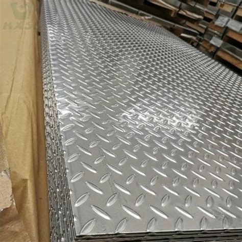 Rectangular Stainless Steel Designer Checkered Sheet Size 8 4 Feet