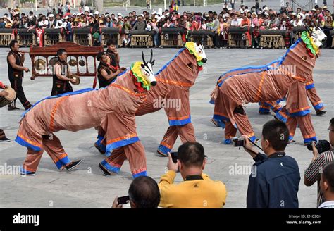 Cangyuan Chinas Yunnan Province 2nd May 2015 People Of Dai Ethnic