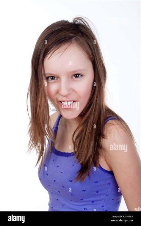 Retrato De Estudio De Una Bonita Niña De 11 Años De Edad Fotografía De