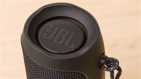 JBL Flip 4 vs JBL Flip 6 Side-by-Side Speaker Comparison - RTINGS.com