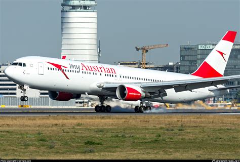 Oe Lay Austrian Airlines Boeing Z Er Wl Photo By Gerhard Zant