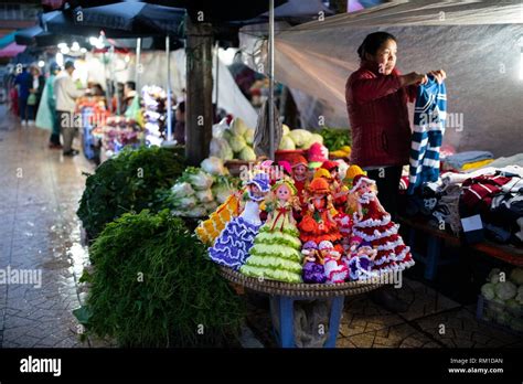 Da Lat night market, Vietnam Stock Photo - Alamy