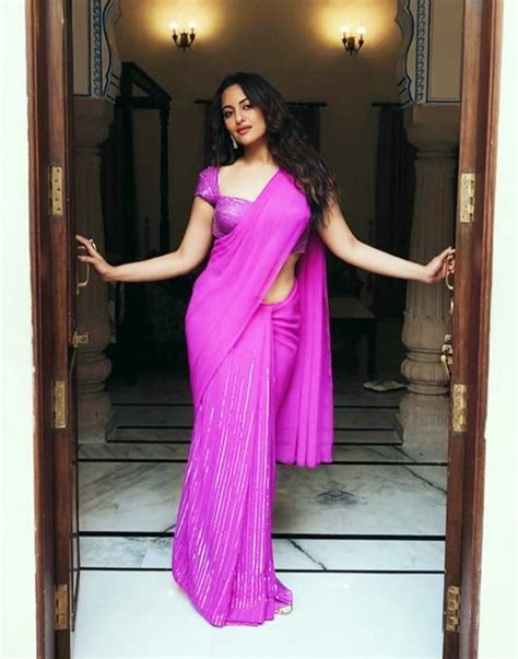 Sonakshi Sinhas Saree In Dabangg 3