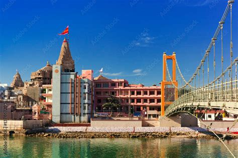 Foto Stock View Of Krishna Temple Shree Dwarkadhish Gomti Ghat And