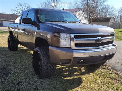 2007 Chevrolet Silverado 1500 With 24x14 76 Rbp Avenger And 33135r24