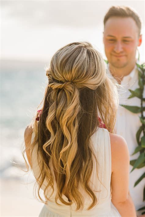 Beach Waves With A Twist For A Half Up Haif Down Wedding Hairstyle By Love And Beauty Maui