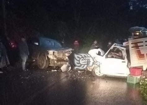 Choque Frontal De Camionetas En Totutla Deja Dos Heridos